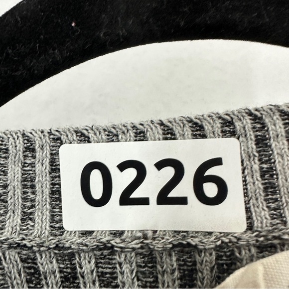 Forever 21 Tight Cropped Crewneck Sweater Size M Grey - Picture 9 of 9